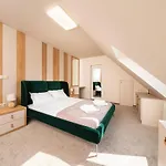 2 Bedrooms, Parking, Balcony With A View Apartment