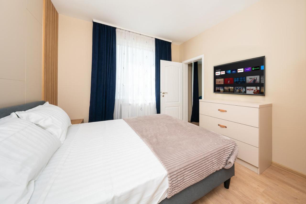 2 Bedrooms, Parking, Balcony With A View *
