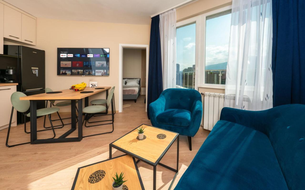2 Bedrooms, Parking, Balcony With A View Appartamento